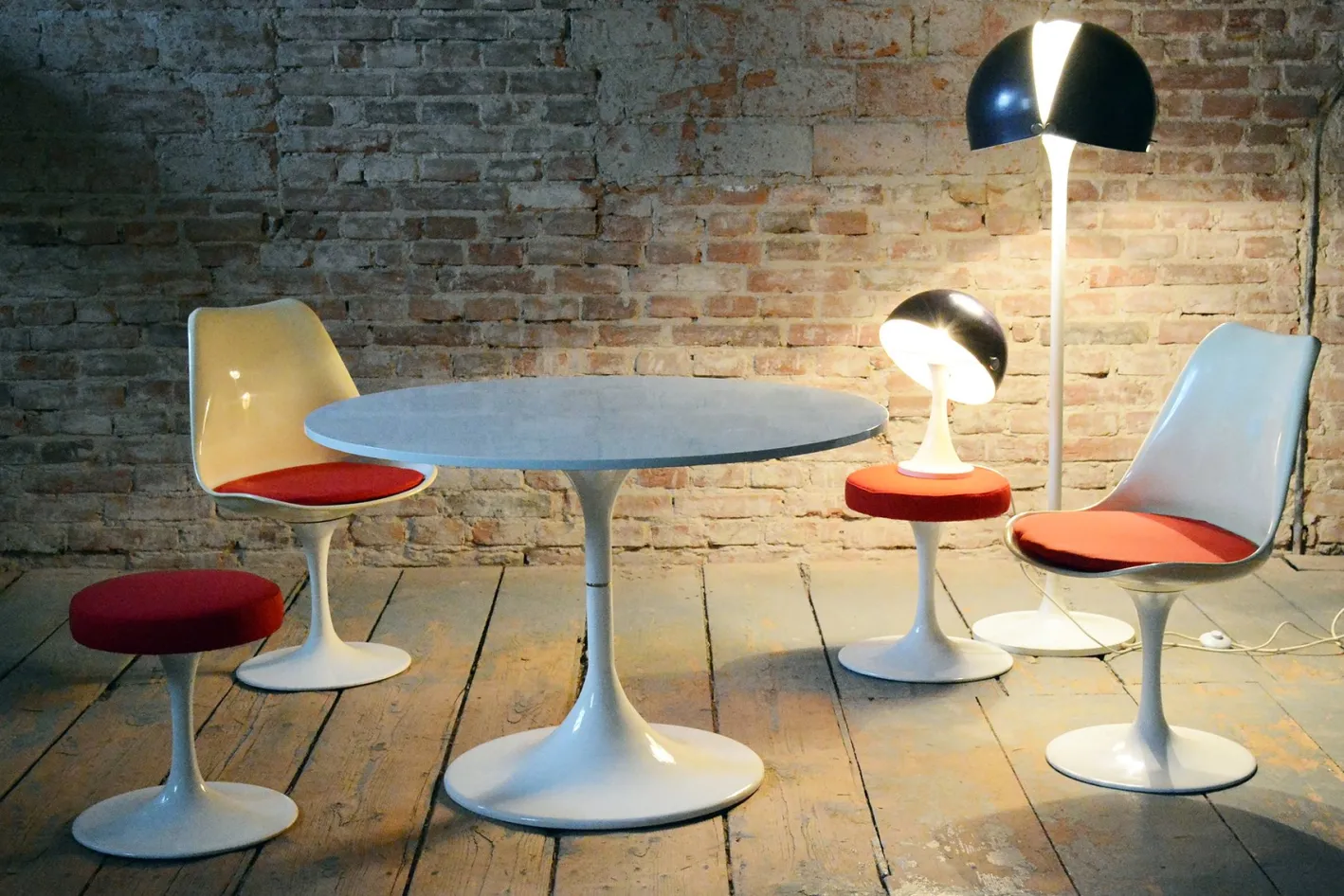 Deutsche Mid-Century Sitzgruppe aus Aluminium von Eero Saarinen, 1950er, 5er Set