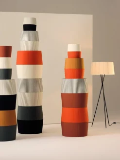 Diplomatic Tripod G5 Stehlampe von Santa & Cole