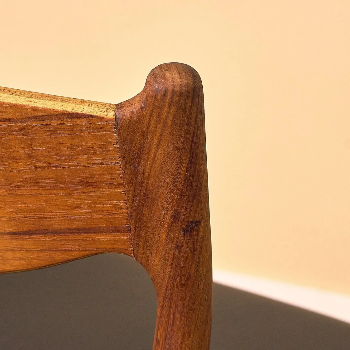Dänische Esszimmerstühle aus Teak und Nussholz von Ærthøj Jensen & Mølholm, 1960, 4er Set
