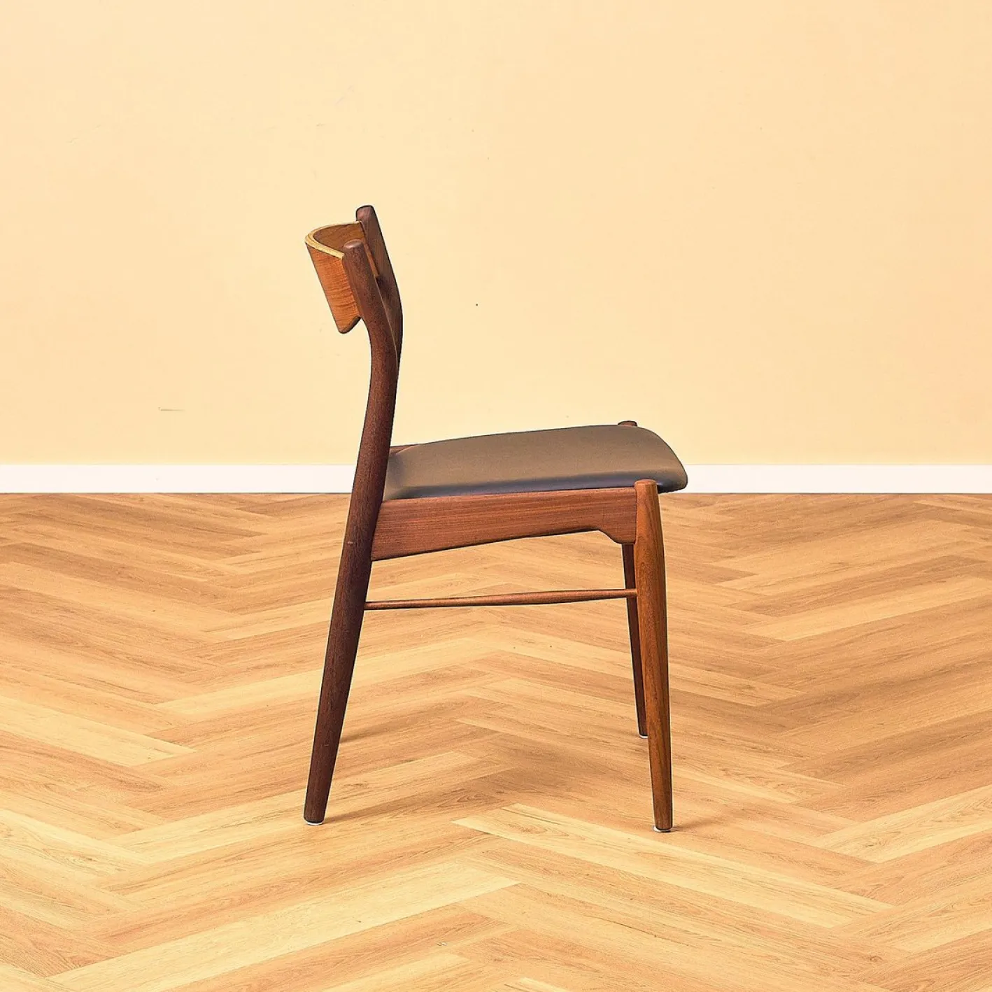 Dänische Esszimmerstühle aus Teak und Nussholz von Ærthøj Jensen & Mølholm, 1960, 4er Set