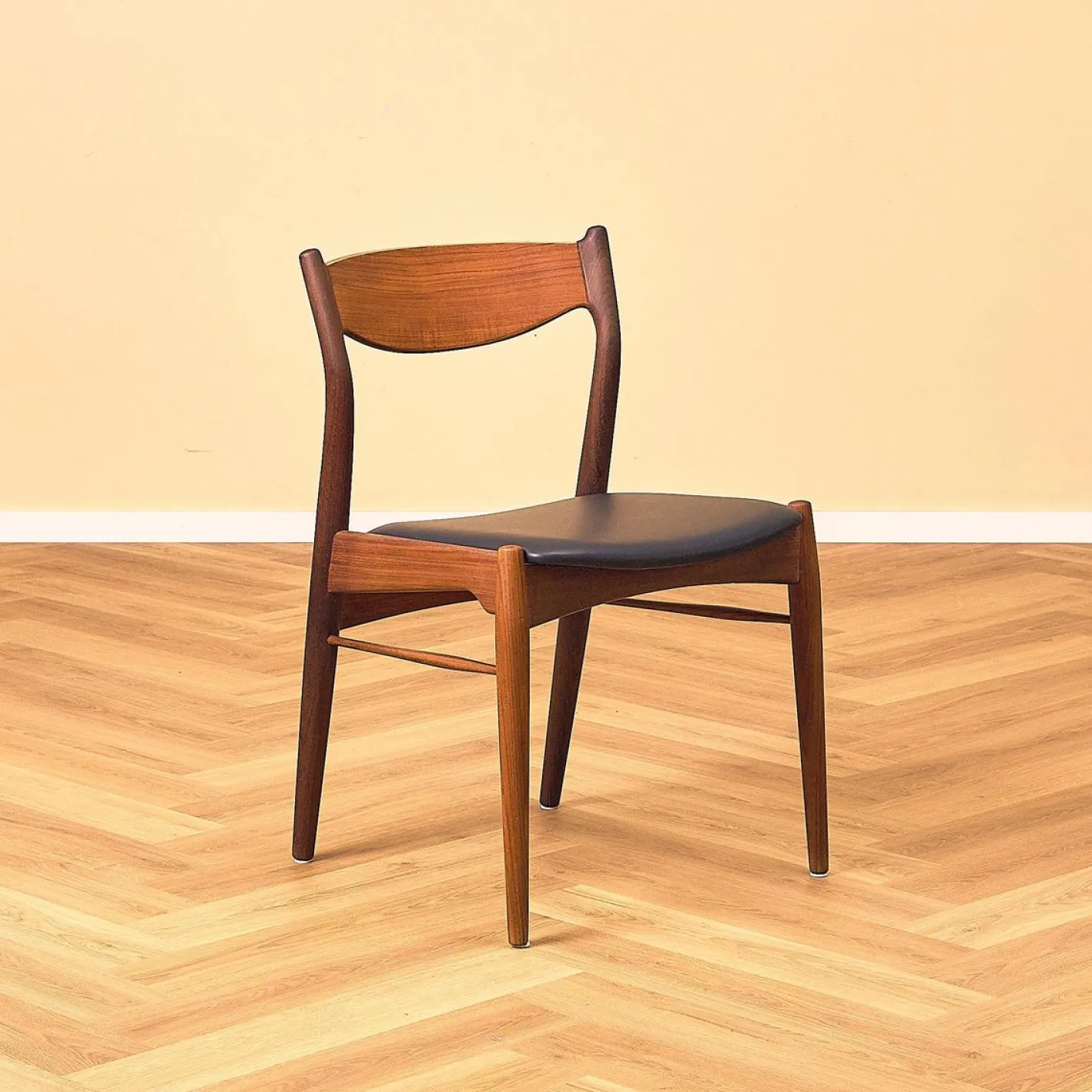 Dänische Esszimmerstühle aus Teak und Nussholz von Ærthøj Jensen & Mølholm, 1960, 4er Set