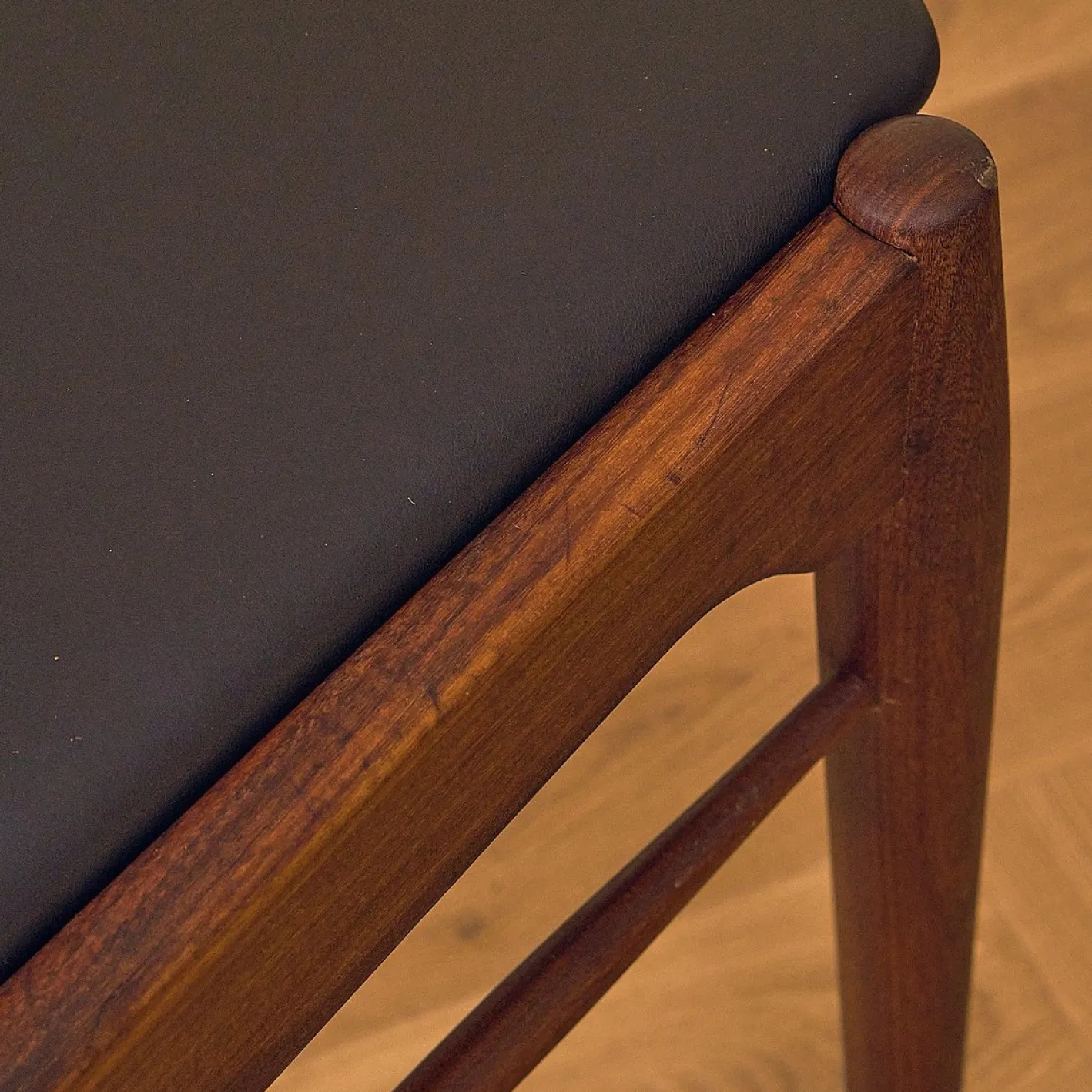 Dänische Esszimmerstühle aus Teak und Nussholz von Ærthøj Jensen & Mølholm, 1960, 4er Set