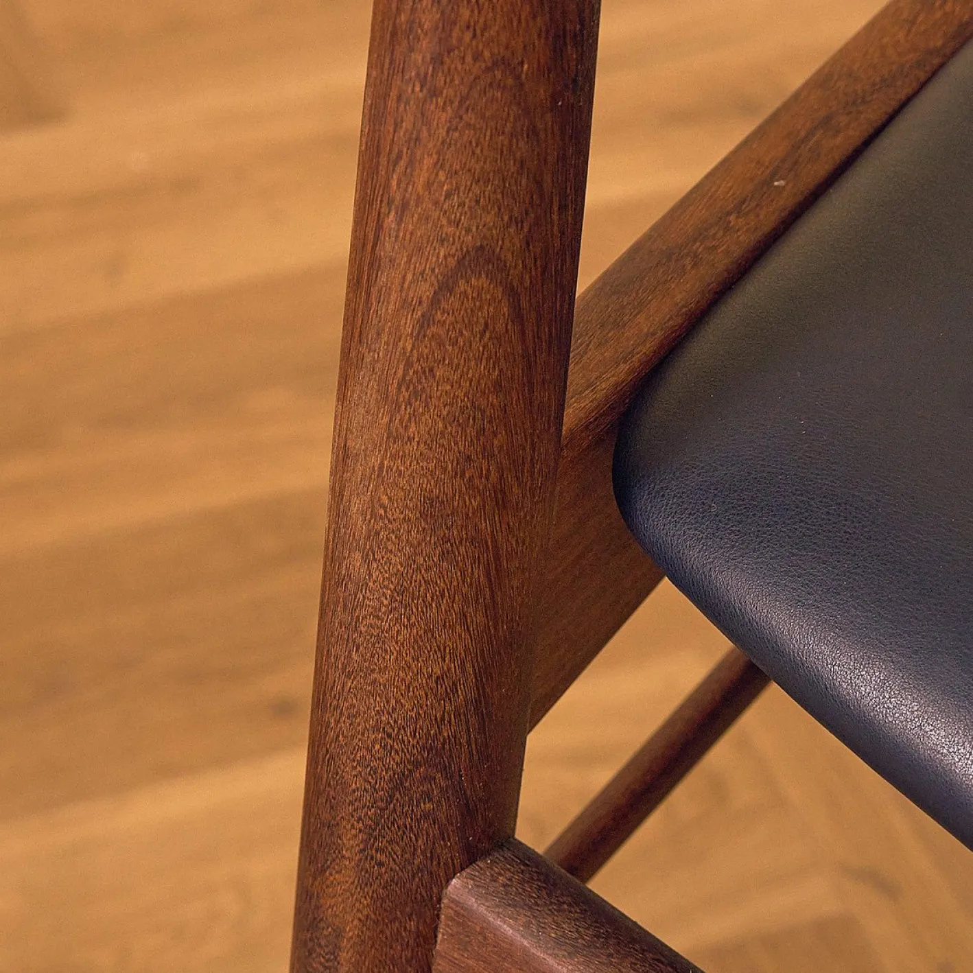 Dänische Esszimmerstühle aus Teak und Nussholz von Ærthøj Jensen & Mølholm, 1960, 4er Set