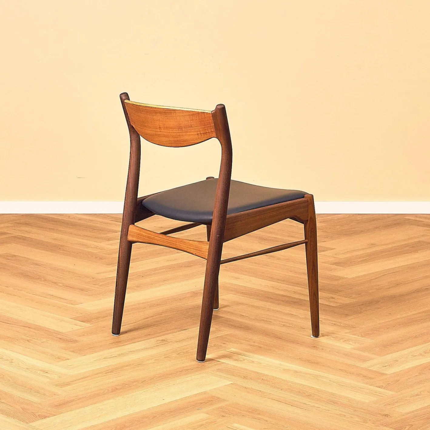 Dänische Esszimmerstühle aus Teak und Nussholz von Ærthøj Jensen & Mølholm, 1960, 4er Set