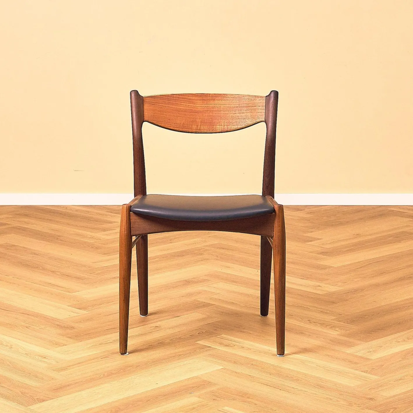 Dänische Esszimmerstühle aus Teak und Nussholz von Ærthøj Jensen & Mølholm, 1960, 4er Set
