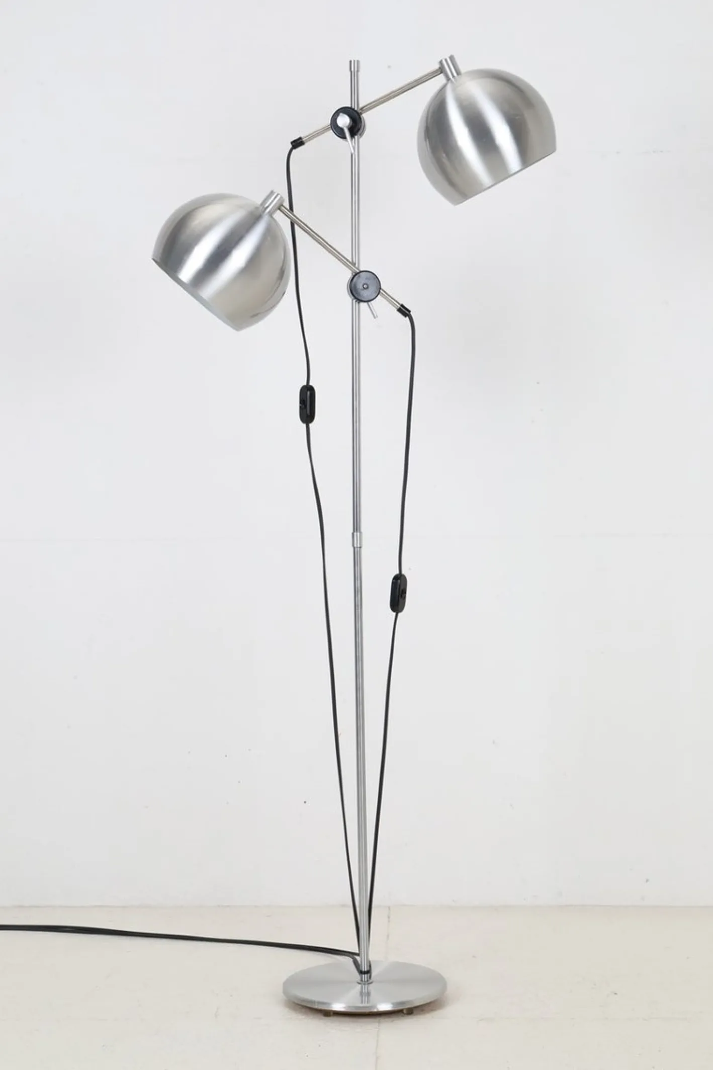 Dänische Mid-Century Stehlampe mit Doppelleuchte, 1970er