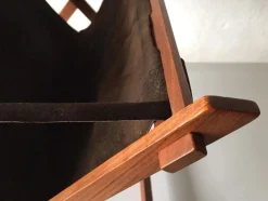 Dänischer Mid-Century Modern Zeitschriftenhalter aus Teak & Wildleder