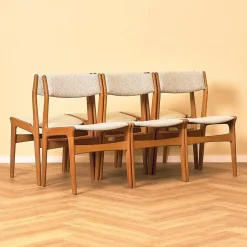 Dänisches Set aus 4 Esszimmerstühlen aus Eichenholz von Erik Buch, 1950