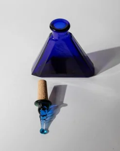 Dreieckige italienische Vintage Karaffe aus königsblauem Muranoglas, 1960er