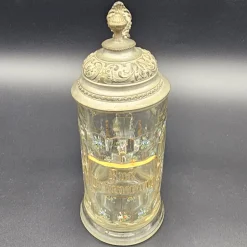 Emaillierter Gedenkkrug mit Zinndeckel