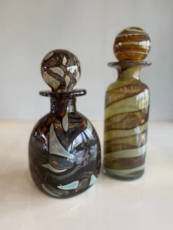 Erdfarbene Glas Karaffe mit Ballonstopfen von Mdina, 2er Set