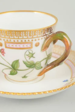 Flora Danica Demitasse Tasse mit Untertasse aus Porzellan von Royal Copenhagen, 1960er, 2er Set