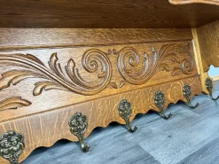 Französische Vintage Garderobe aus geschnitzter Eiche mit 7 Haken