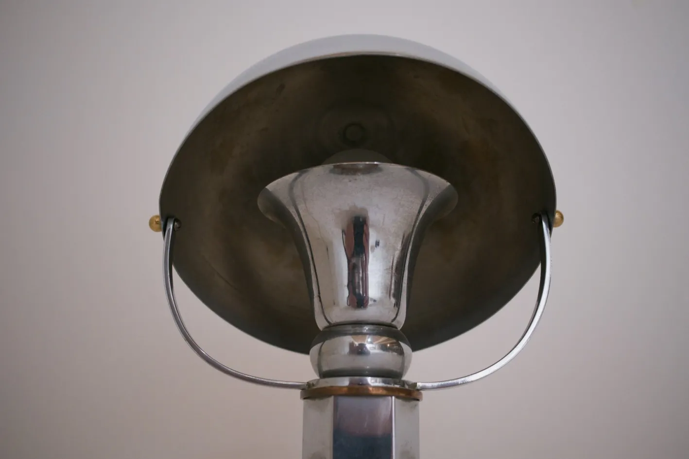 Französische Vintage Tischlampe aus Kupfer & Chrom, 1930