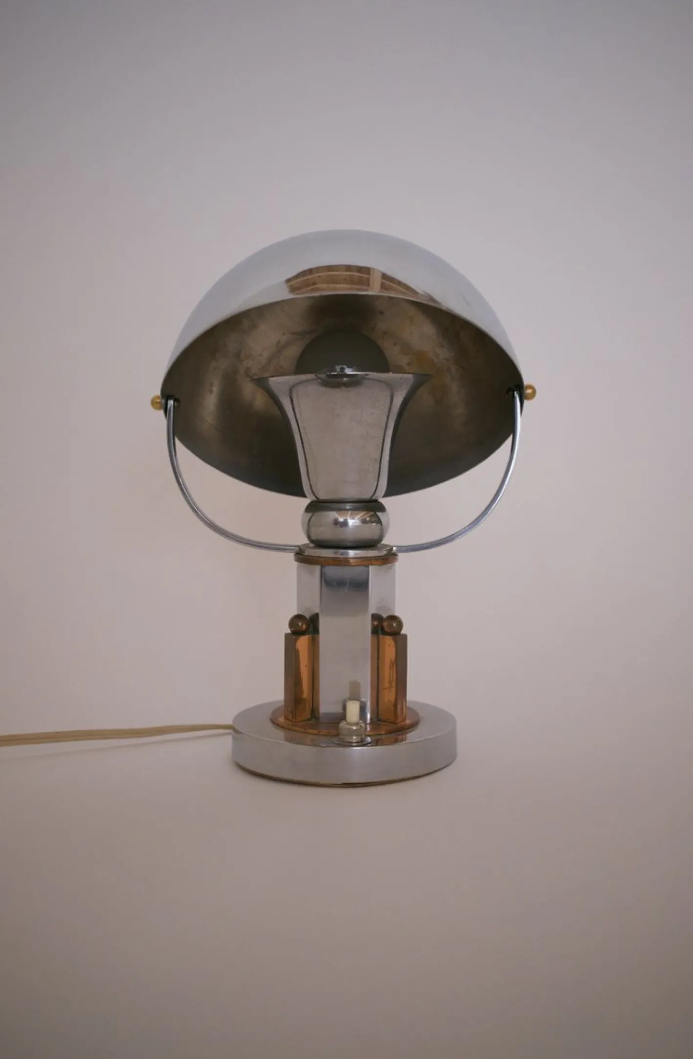 Französische Vintage Tischlampe aus Kupfer & Chrom, 1930