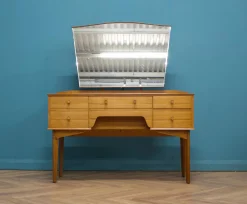 Frisiertisch aus Nussholz von Alfred Cox für Heals, 1950er