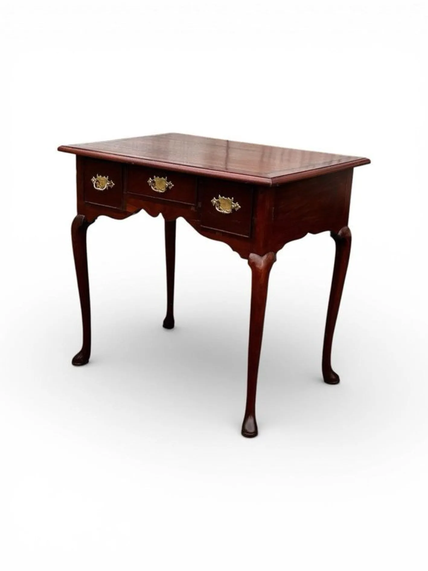 Georgianischer Lowboy aus Nussholz mit Griffen aus Messing