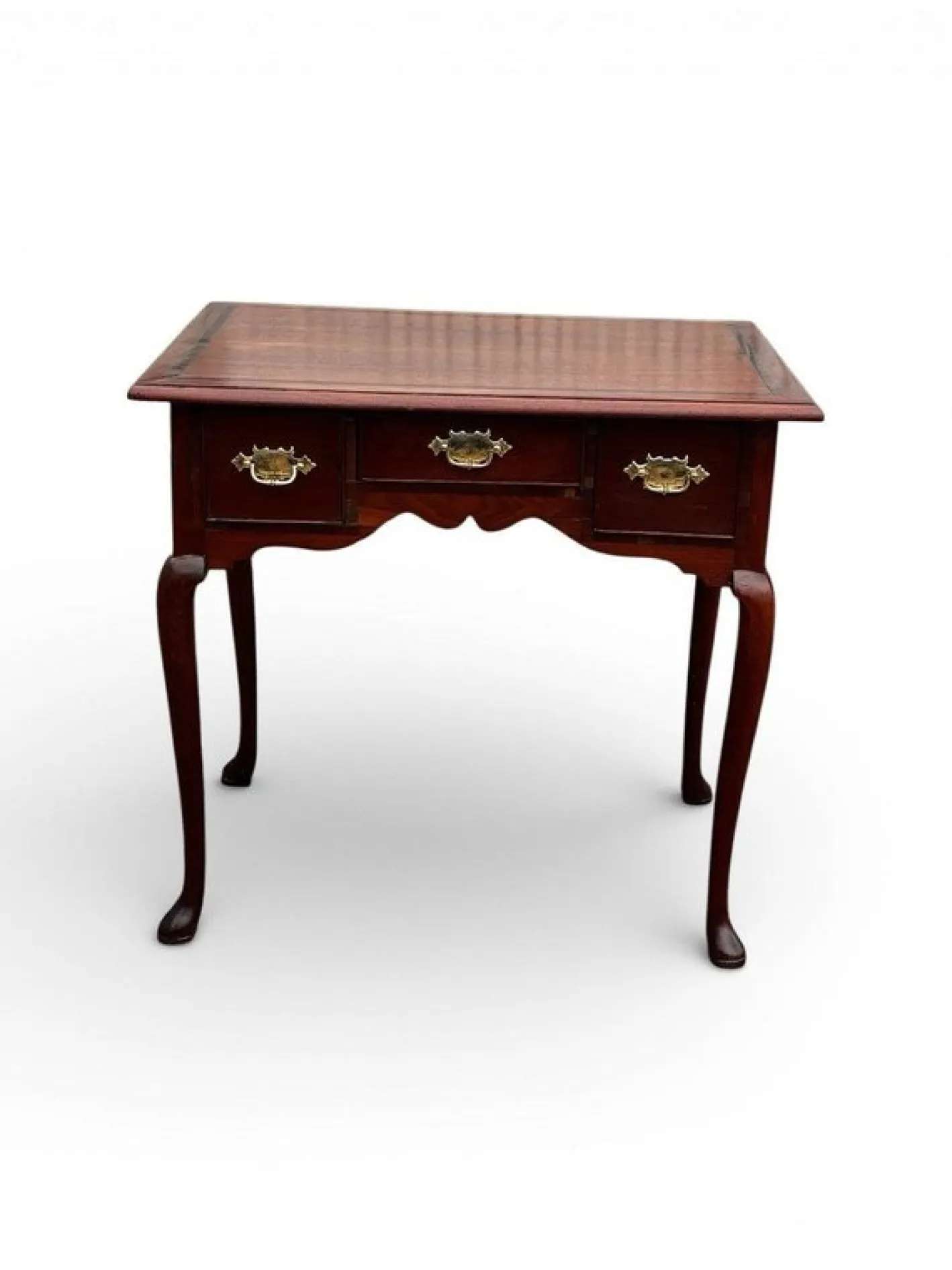 Georgianischer Lowboy aus Nussholz mit Griffen aus Messing