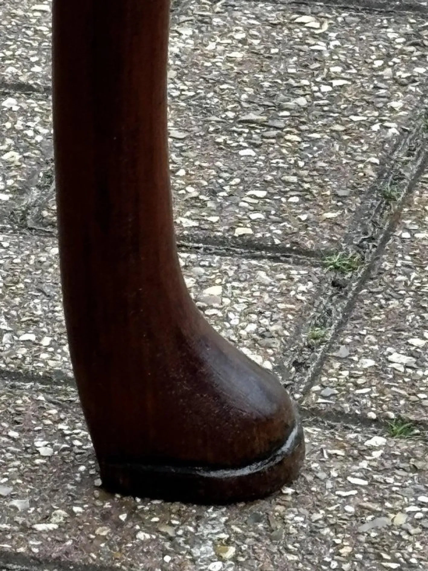 Georgianischer Lowboy aus Nussholz mit Griffen aus Messing