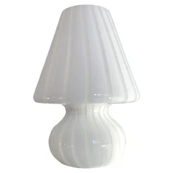 Gestreifte milchig-weiße Fungo Murano Glas Tischlampe von Simoeng