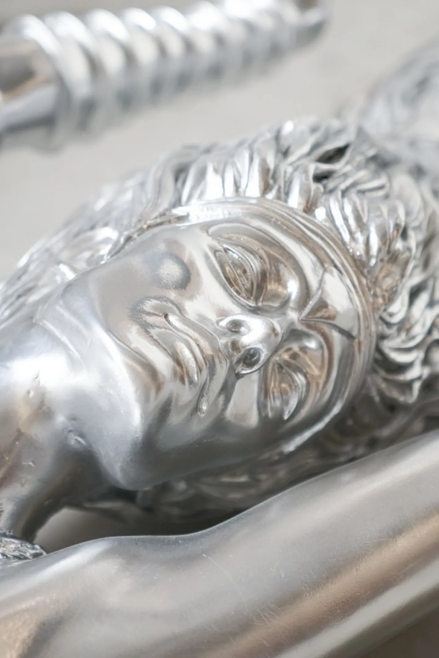 Große Art Deco Skulpturen aus Harz, 2er Set