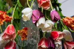 Große Flower Power Deckenlampe mit Muranoglas & künstlichen Tulpen von VGnewtrend