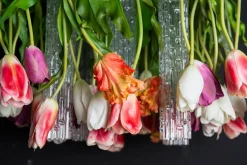 Große Flower Power Deckenlampe mit Muranoglas & künstlichen Tulpen von VGnewtrend