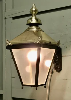 Große Laternen Wandlampe aus Messing, 1960er