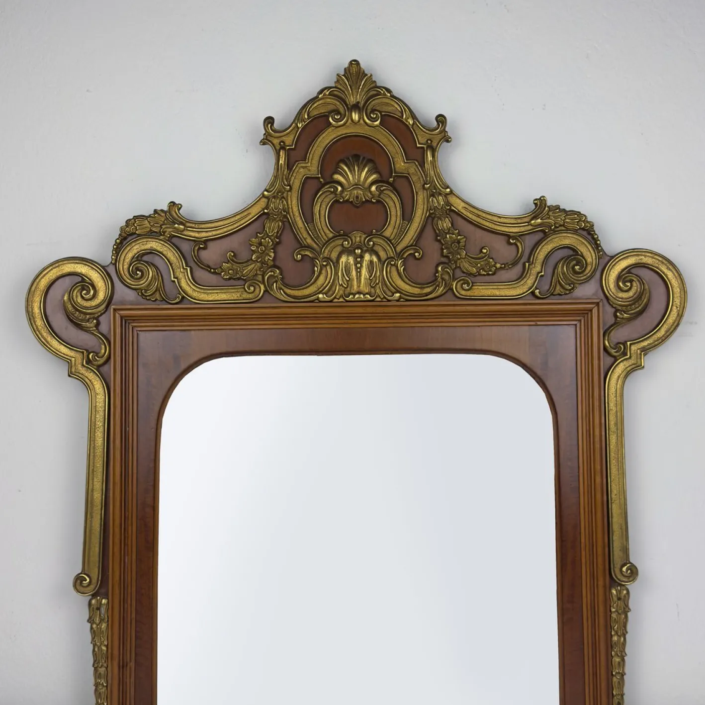 Großer Vintage Wandspiegel mit Holzrahmen, 1950er