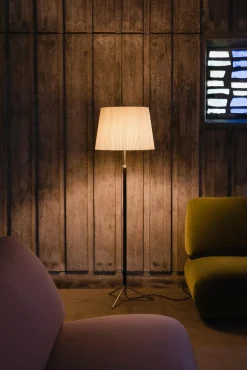 Hall Foot G1 Stehlampe in Rot & Messing von Jaume Sans