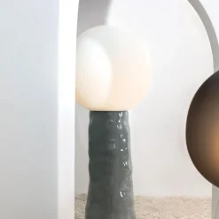 Hohe Kokeshi Lampe von Pulpo