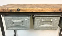 Industrieller Werktisch mit Drei Eisen Schubladen, 1960er