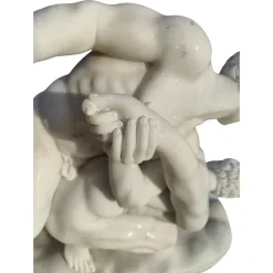 Italienischer Künstler, Skulptur aus Carrara-Marmor mit Darstellung zweier Wrestler, 20. Jh