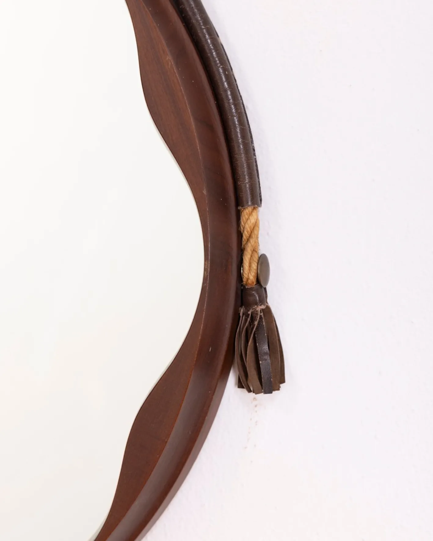 Italienischer Vintage Wandspiegel aus Formholz, 1970er