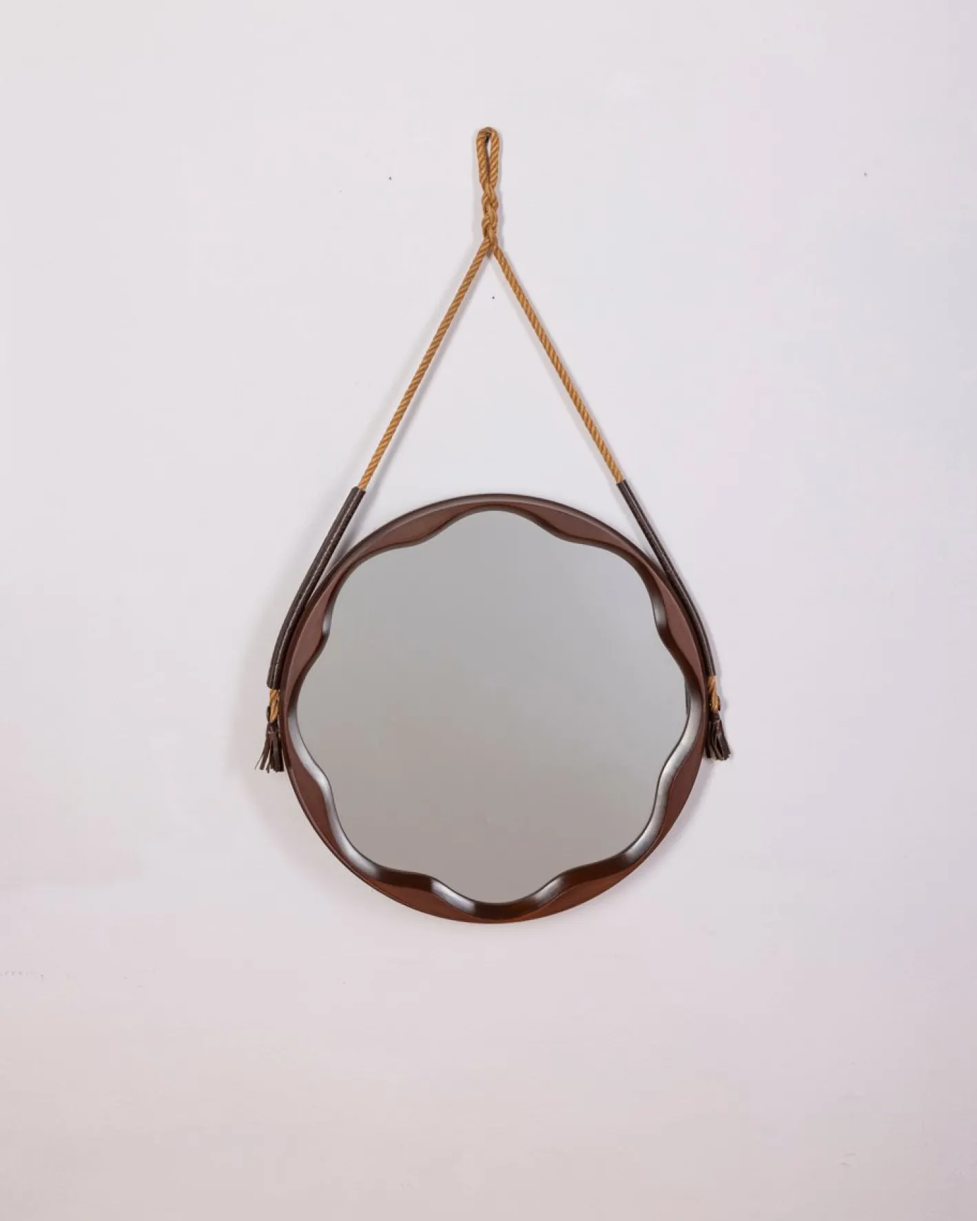 Italienischer Vintage Wandspiegel aus Formholz, 1970er
