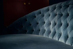 Italienisches Rundes Capitonne Sofa von VGnewtrend