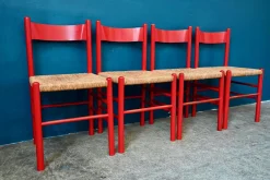 Italienische Vintage Stühle aus rot lackiertem Holz und geflochtenem Stroh, 1960er, 4er Set