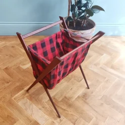 Klappbarer Mid-Century Zeitschriftenständer aus Teak