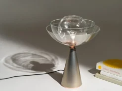Lotus Tischlampe aus mattweißem Nickel von Serena Confalonieri für Mason Editions