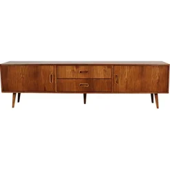 Lotv + Sideboard von Pastform