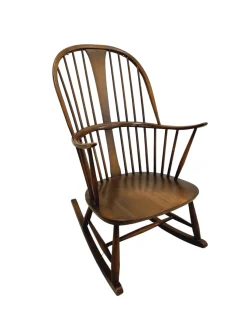Lucian Ercolani zugeschriebener Mid-Century Modern Schaukelstuhl für Ercol