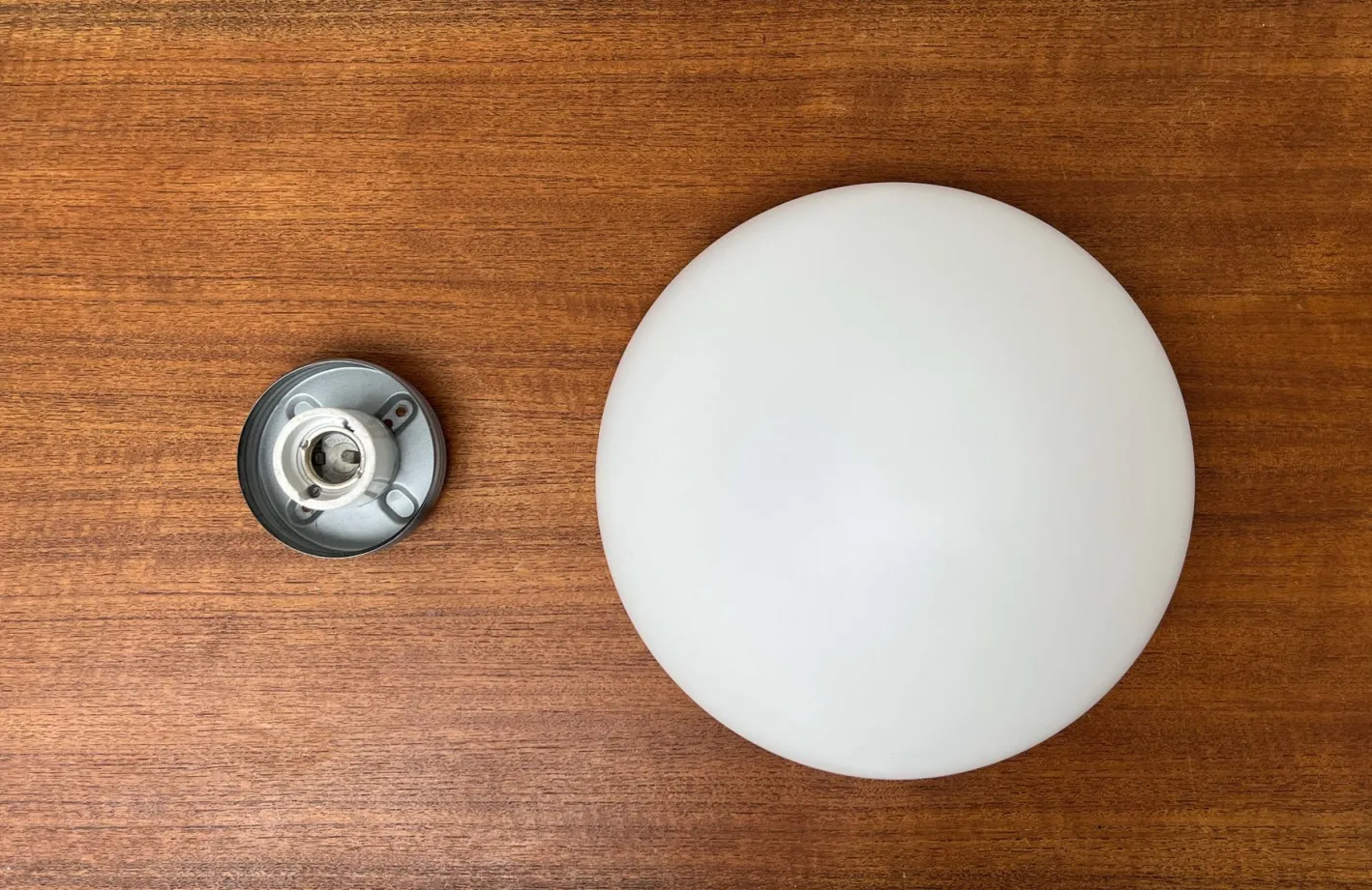 Minimalistische Mid-Century Modern Decken- oder Wandlampe von Wilhelm Wagenfeld für Lindner, 1950er