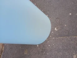 Modell Unghia Nagel- oder Lippenstift-Bodenspiegel in Hellblau