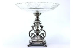 Obstschale Tafelaufsatz aus Silber und geschliffenem Glas mit Akanthusblättern und Applikationen