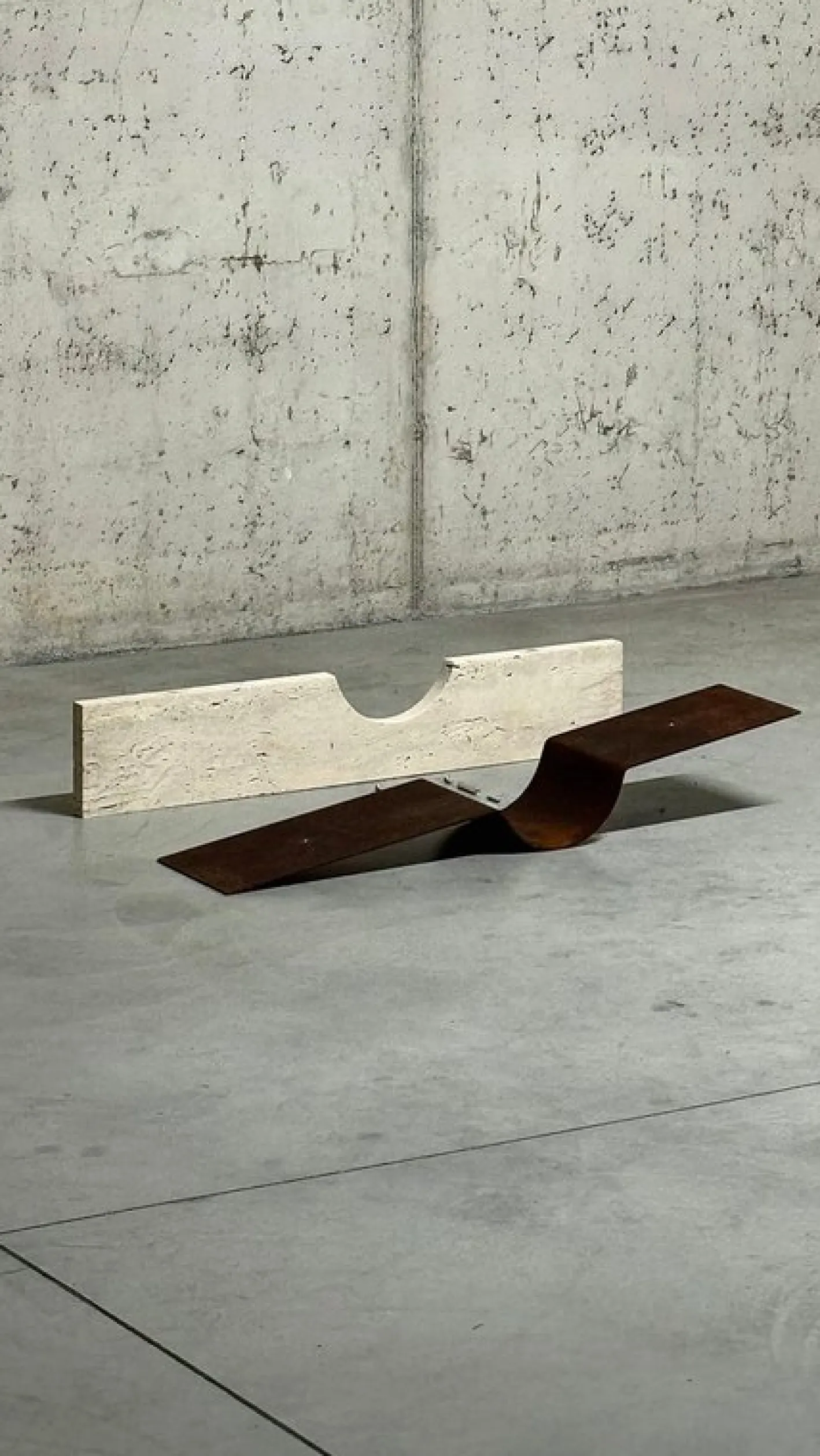 Oculus Ox Stehlampe aus Eisen & Travertin von D´ARK Atelier