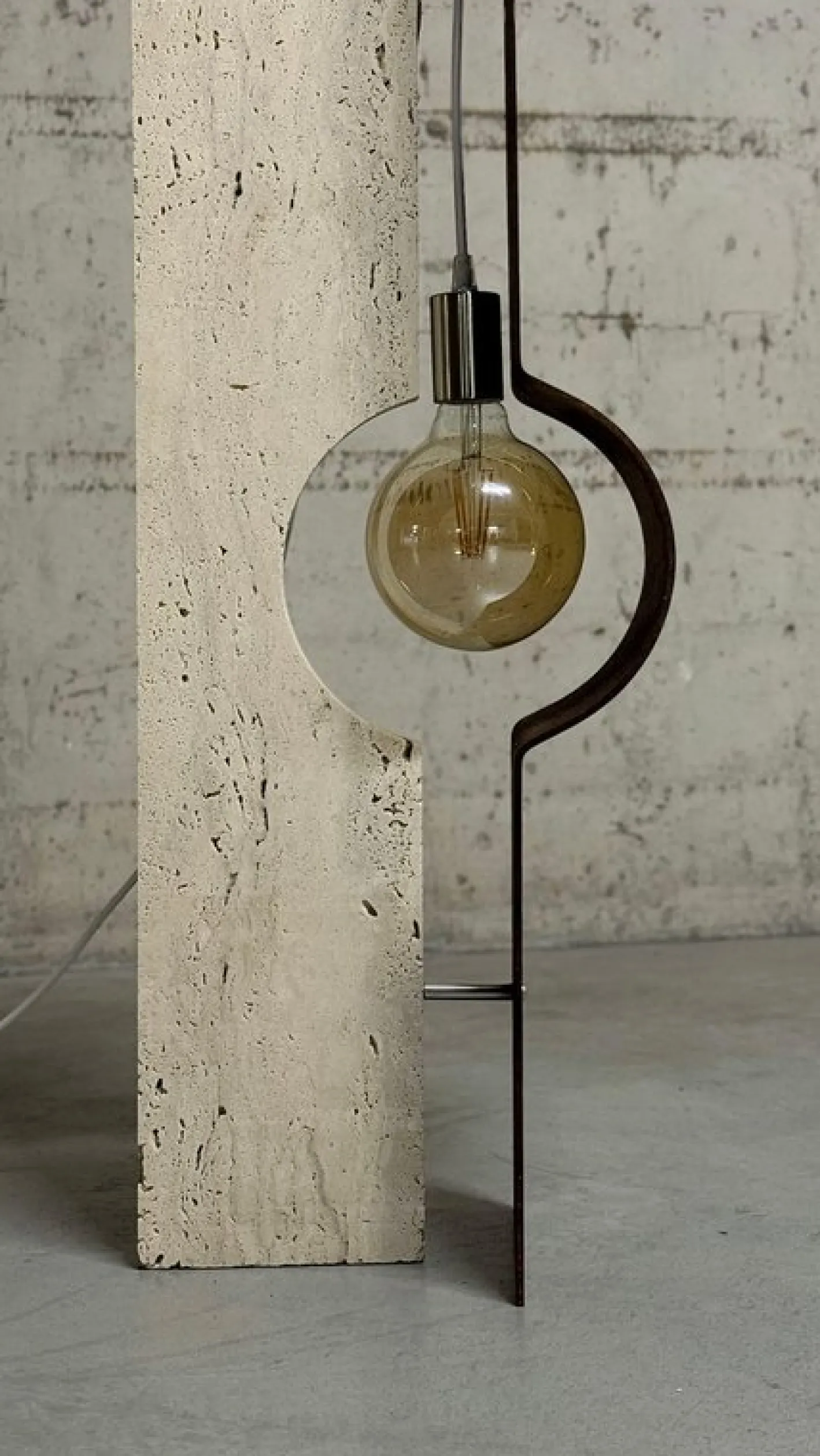Oculus Ox Stehlampe aus Eisen & Travertin von D´ARK Atelier