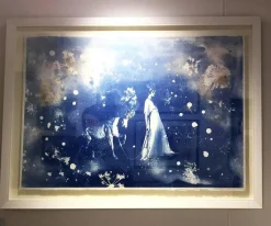 Parade, Hand-Fertige Cyanotypie auf Papier, gepresste Blumen und Blattgold, 2015