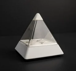 Pyramidenuhr von Hidekatsu Nomizu für Tochigi Tokei, 1989