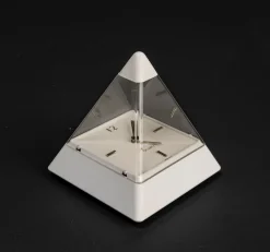 Pyramidenuhr von Hidekatsu Nomizu für Tochigi Tokei, 1989