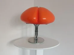 Quadrifoglio Tischlampe aus Acryl in Orange von Guzzini, Former Yugoslavia, 1970er